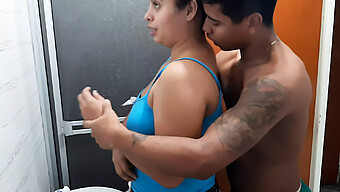 Hd-Video Av En Stor Rumpa Colombiansk Styvsyster Som Ger En Deepthroat Och Cumshot