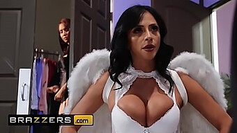 Lesbische Milf Ariella Ferrera En Isis Love Genieten Van Speelgoed En Dildo - Brazzers