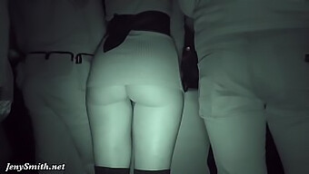 Vidéo Hd: Pris En Flagrant Délit: Strip-Tease Nu En Club