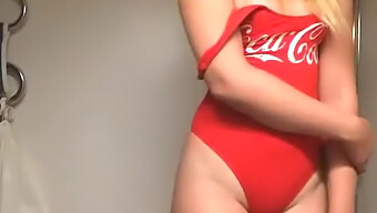 Gadis Coca Cola: Masturbator Buatan Sendiri