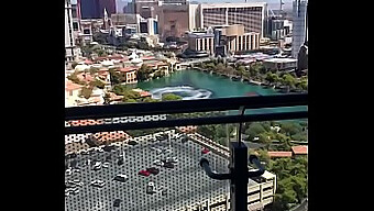 Weiße Schlampe Wird Von Einem Großen Schwarzen Schwanz In Vegas Gefickt