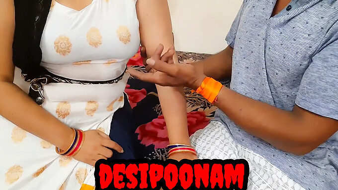 Desi Babe Poonam Får Sin Fisse Kneppet Hårdt Af Venindens Penis