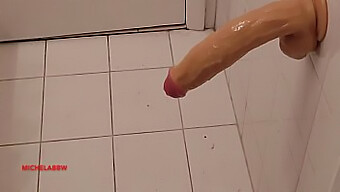 Sesiunea Solo A Unui Tip Gay Cu Un Dildo Mare