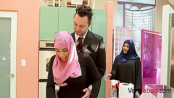 La Petite Assistante De Papa - Une Adolescente Aux Gros Seins En Hijab Se Fait Baiser Fort