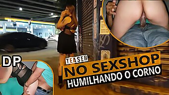 Marido Cornudo Es Doblemente Penetrado Por Dos Chicos En Un Video Amateur De Boquete