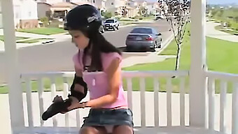 Public Girl: Teen (18+) Gets Hardcore In Public