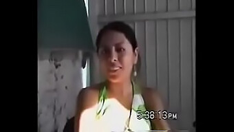 เด็กวัยรุ่น (18+) ให้ Blowjob และได้รับเงินสําหรับมัน