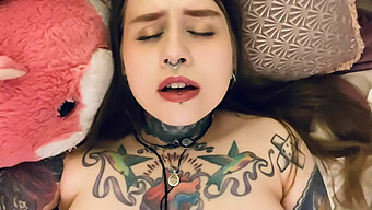 Milf Mendapatkan Aksi Hardcore Dalam Video Bed Stories Ini