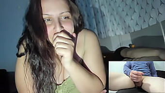 Manželka Dostane Překvapivý Výstřik V Cuckold Fantazii