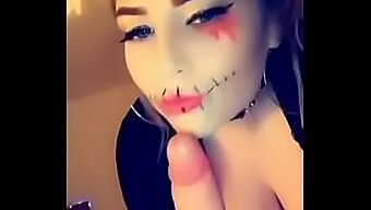 Amelia Skye'S Halloween Performance: Fingering, Suging Og Ansiktsbehandling