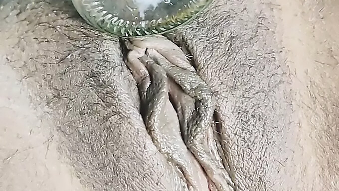 Milf Pragati Bhabhi'S Close-Up Masturbation