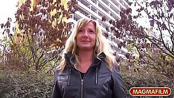 Milf Von Hinten: Fingern Und Mama-Action