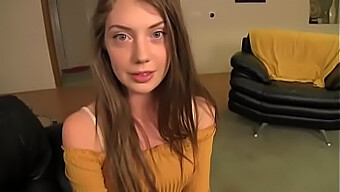 La Jolie Elena Koshka (18 Ans Et Plus) Dans Une Vidéo Chaude